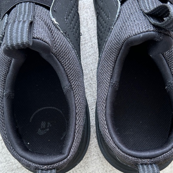 Nike Women’s Black Slip-On Sneakers Size 9.5 Lightweight Athletic Comfort Shoes - Picture 6 of 8